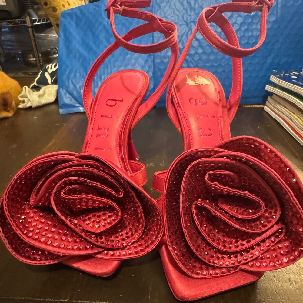 Gianni bini pink  Floral Women's Heels size 5M